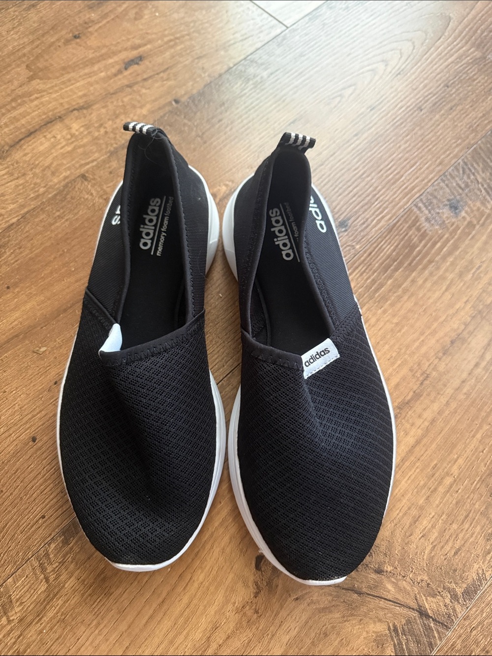 Adidas memory foam Barely used size 7.5